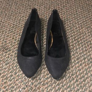 BCBG Gen black flats